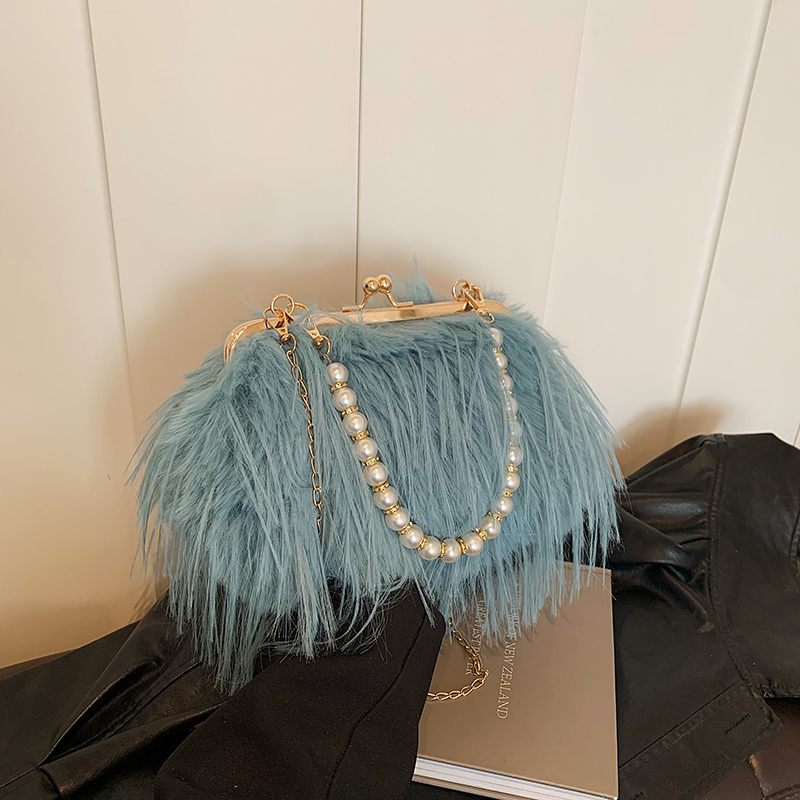 Chic Plush Shoulder Bag with Pearl Handle, Fluffy Design for Women, Spring/Summer 2025 High-End Fashion Accessory Chic Plush Shoulder Bag with Pearl Handle, Fluffy Design for Women, Spring/Summer 2025 High-End Fashion Accessory