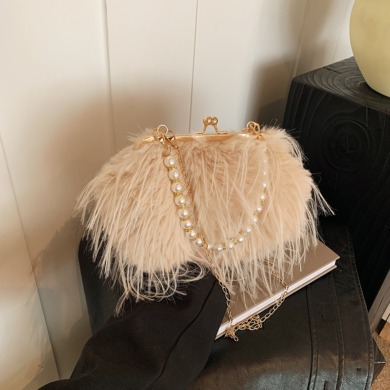 Chic Plush Shoulder Bag with Pearl Handle, Fluffy Design for Women, Spring/Summer 2025 High-End Fashion Accessory Chic Plush Shoulder Bag with Pearl Handle, Fluffy Design for Women, Spring/Summer 2025 High-End Fashion Accessory