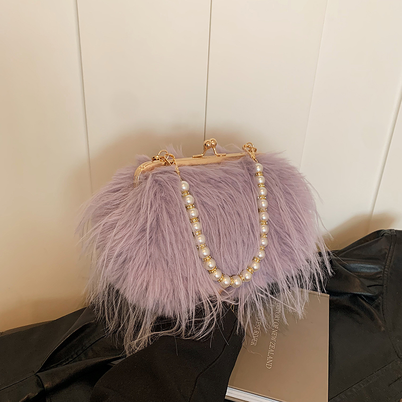 Chic Plush Shoulder Bag with Pearl Handle, Fluffy Design for Women, Spring/Summer 2025 High-End Fashion Accessory Chic Plush Shoulder Bag with Pearl Handle, Fluffy Design for Women, Spring/Summer 2025 High-End Fashion Accessory