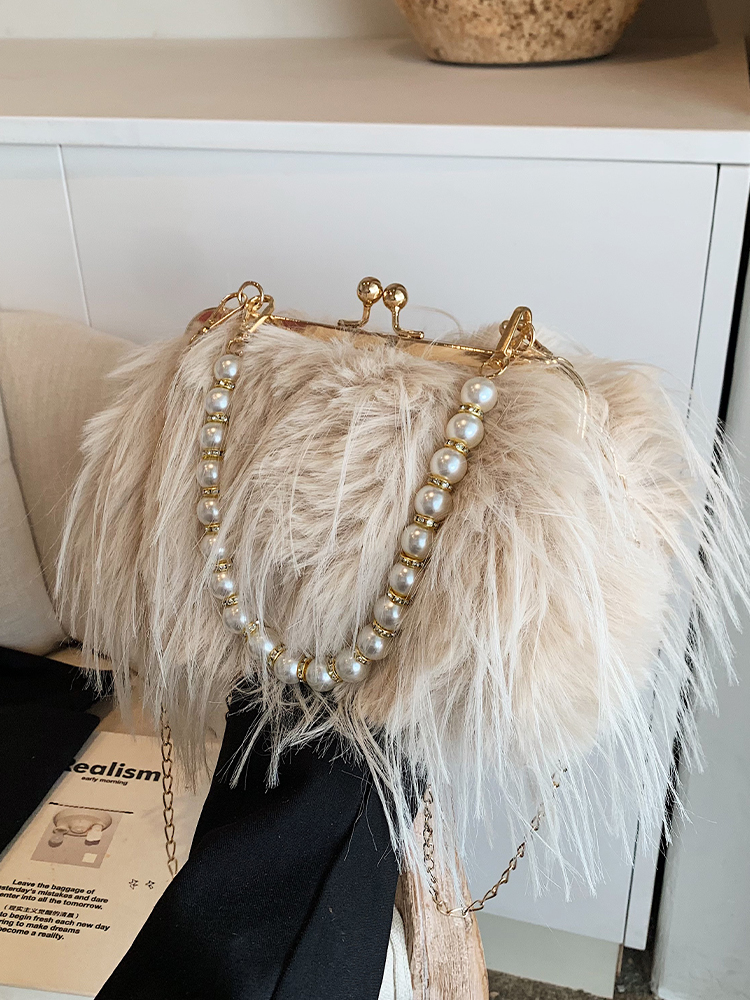 Chic Plush Shoulder Bag with Pearl Handle, Fluffy Design for Women, Spring/Summer 2025 High-End Fashion Accessory Chic Plush Shoulder Bag with Pearl Handle, Fluffy Design for Women, Spring/Summer 2025 High-End Fashion Accessory