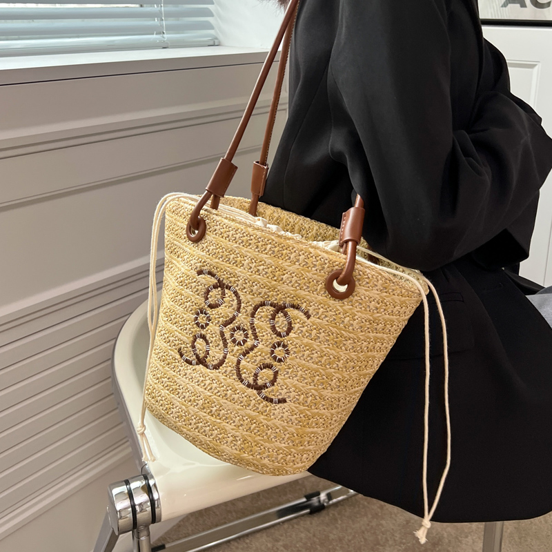 Chic Women's Summer 2025 Beach Straw Woven Shoulder Bucket Bag - Trendy Niche Fashion Accessory Chic Women's Summer 2025 Beach Straw Woven Shoulder Bucket Bag - Trendy Niche Fashion Accessory