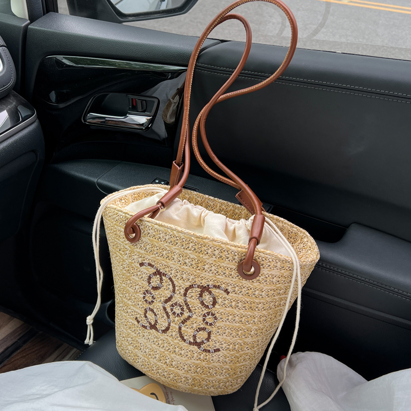 Chic Women's Summer 2025 Beach Straw Woven Shoulder Bucket Bag - Trendy Niche Fashion Accessory Chic Women's Summer 2025 Beach Straw Woven Shoulder Bucket Bag - Trendy Niche Fashion Accessory