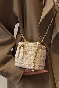Chic Wool Mini Chain Bag for Women, 2025 Niche Box Design, Versatile Crossbody Bag for Spring and Summer Fashion
