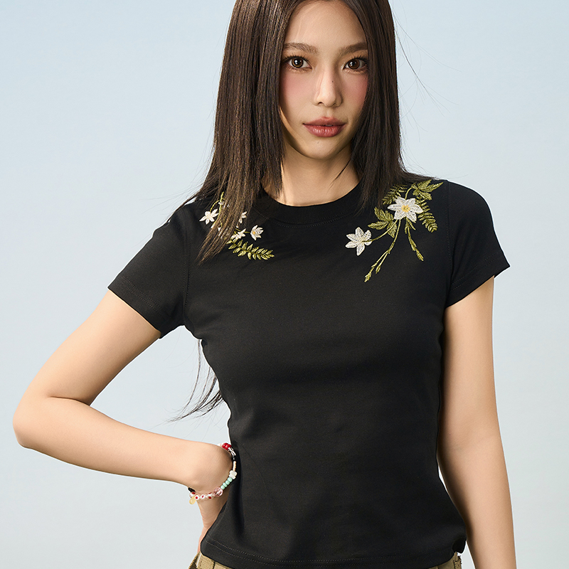 Chinese-Style Floral Circular Embroidery Short-Sleeve T-Shirt - Breathable Silhouette, Perfect for Y2K and Korean Style Fashion Chinese-Style Floral Circular Embroidery Short-Sleeve T-Shirt - Breathable Silhouette, Perfect for Y2K and Korean Style Fashion