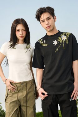 Chinese-Style Floral Circular Embroidery Short-Sleeve T-Shirt - Breathable Silhouette, Perfect for Y2K and Korean Style Fashion