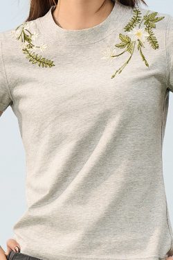 Chinese-Style Floral Circular Embroidery Short-Sleeve T-Shirt - Breathable Silhouette, Perfect for Y2K and Korean Style Fashion