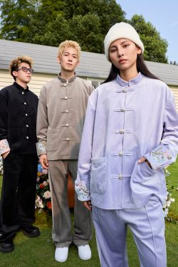 Chinese-Style Floral Velvet Cardigan with Stand Collar - Elegant Tang Suit Inspired Design for a Chic Look