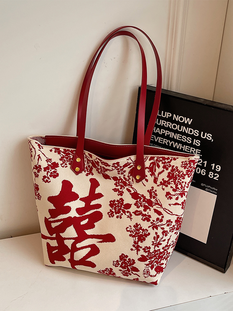 Chinese-Style Red Double Happiness Tote Bag - Large Capacity Shoulder Bag for Weddings and Special Occasions Chinese-Style Red Double Happiness Tote Bag - Large Capacity Shoulder Bag for Weddings and Special Occasions