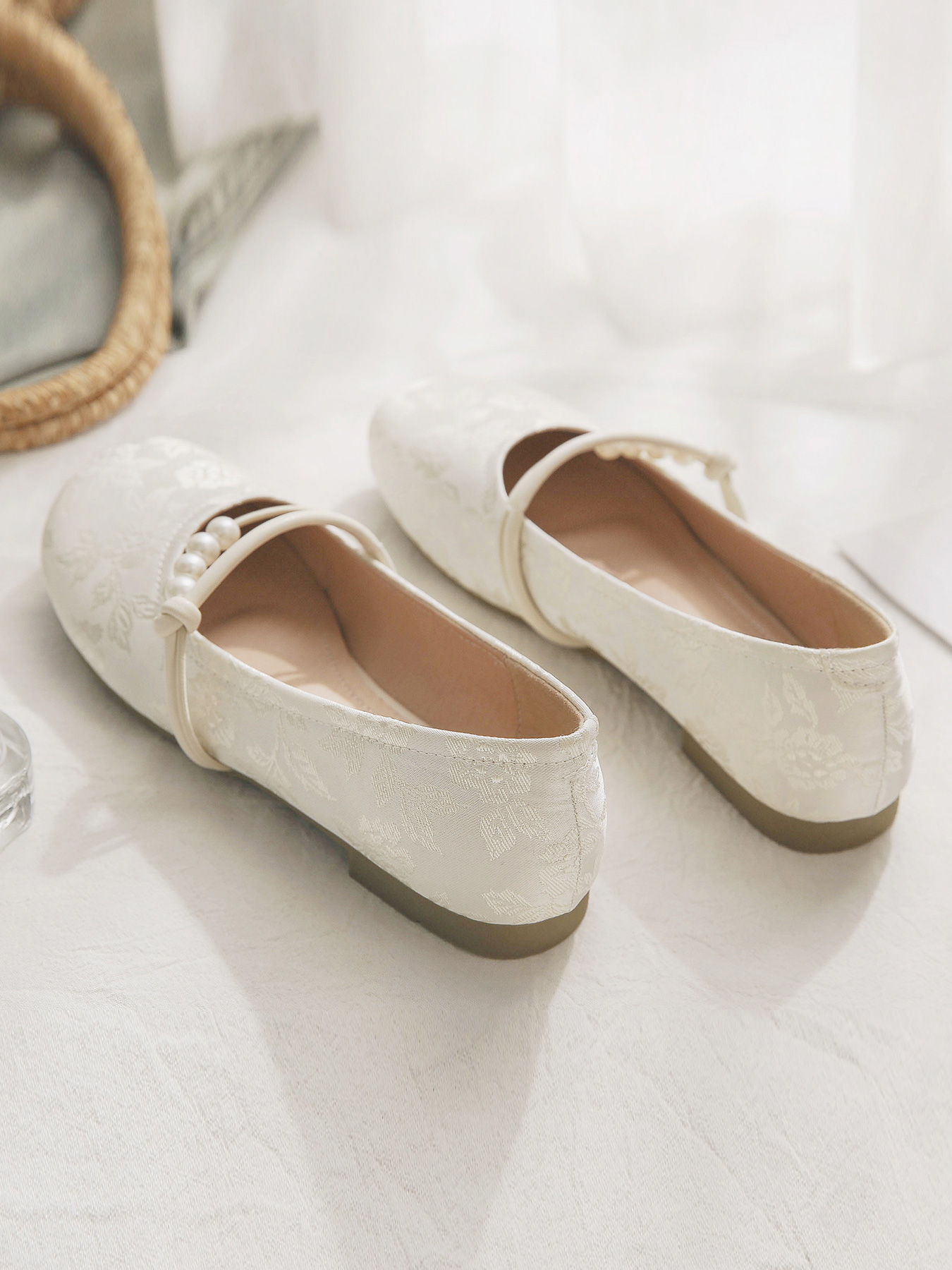 Chinese Style Sheepskin Mary Jane Shoes, Elegant Evening Flats for Women, Exquisite French Design, Perfect with Skirts and Dresses Chinese Style Sheepskin Mary Jane Shoes, Elegant Evening Flats for Women, Exquisite French Design, Perfect with Skirts and Dresses