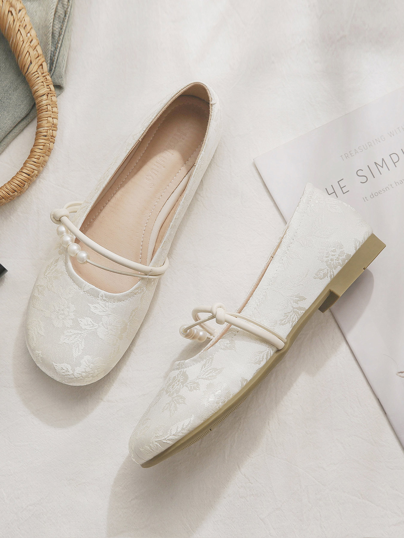 Chinese Style Sheepskin Mary Jane Shoes, Elegant Evening Flats for Women, Exquisite French Design, Perfect with Skirts and Dresses Chinese Style Sheepskin Mary Jane Shoes, Elegant Evening Flats for Women, Exquisite French Design, Perfect with Skirts and Dresses