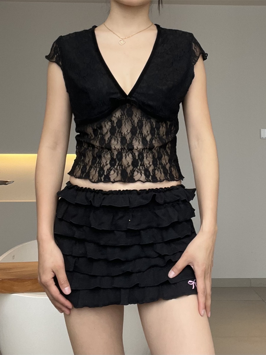 Color-Block V-Neck Lace Bow Chest Design Pullover Crop Short Sleeve T-Shirt for Women - Y2K Inspired Fashion Top Color-Block V-Neck Lace Bow Chest Design Pullover Crop Short Sleeve T-Shirt for Women - Y2K Inspired Fashion Top