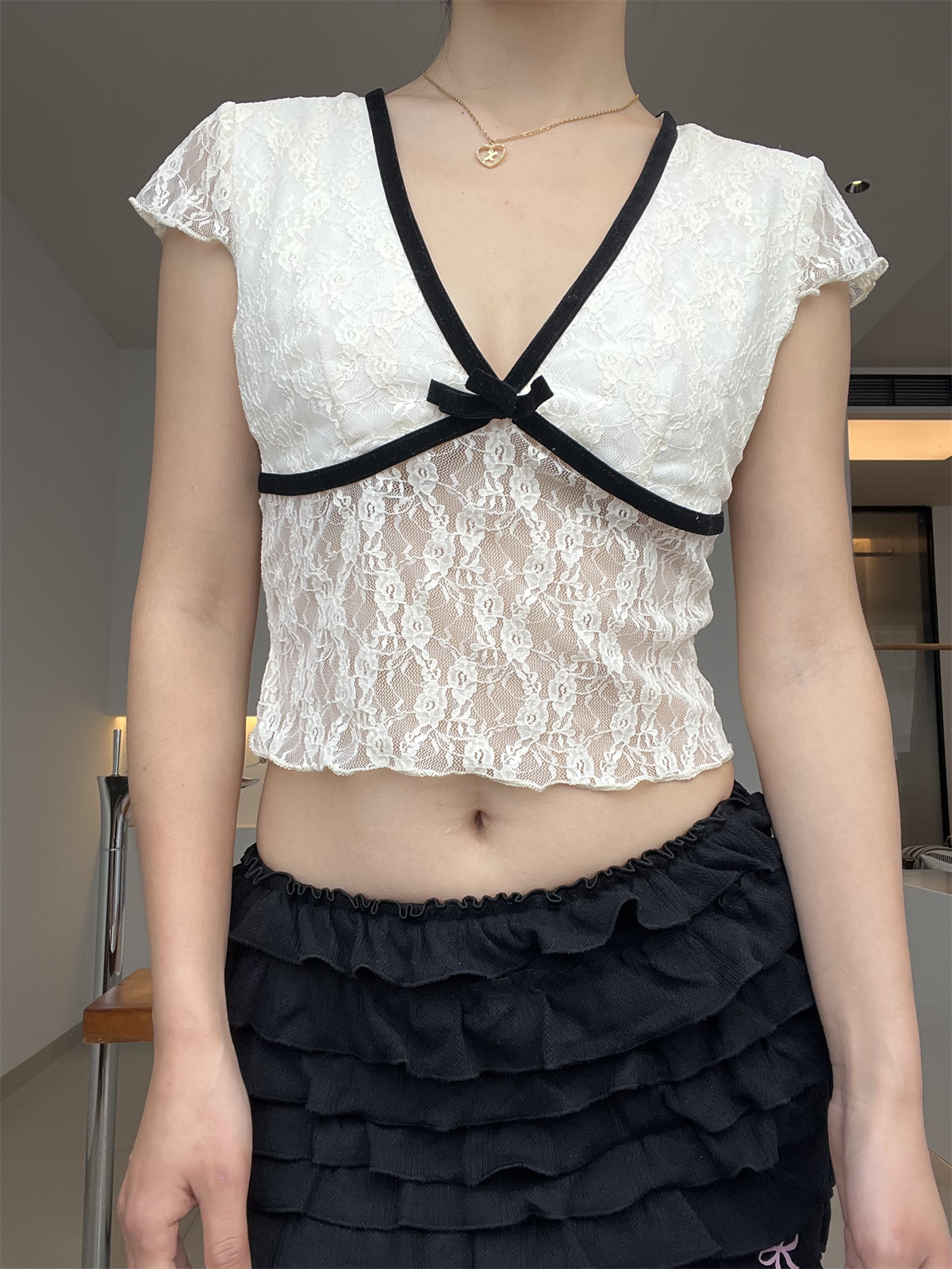 Color-Block V-Neck Lace Bow Chest Design Pullover Crop Short Sleeve T-Shirt for Women - Y2K Inspired Fashion Top Color-Block V-Neck Lace Bow Chest Design Pullover Crop Short Sleeve T-Shirt for Women - Y2K Inspired Fashion Top