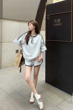 Color-Blocked Stripes Cotton Short Sleeve T-Shirt for Men and Women - Trendy Plus Size Loose Fit American Style Couple Outfit