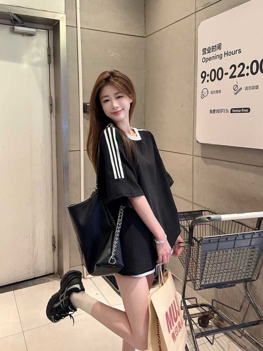 Color-Blocked Stripes Cotton Short Sleeve T-Shirt for Men and Women - Trendy Plus Size Loose Fit American Style Couple Outfit Color-Blocked Stripes Cotton Short Sleeve T-Shirt for Men and Women - Trendy Plus Size Loose Fit American Style Couple Outfit