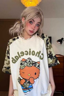 Color-Blocking Camouflage Hello Kitty Raglan Sleeve T-Shirt for Women - Casual 90s Inspired Short Sleeve Top