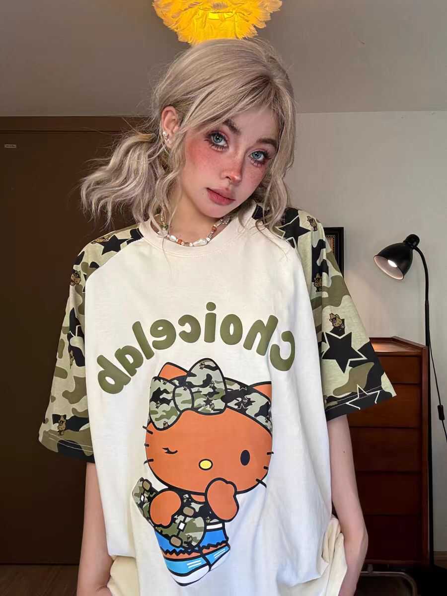 Color-Blocking Camouflage Hello Kitty Raglan Sleeve T-Shirt for Women - Casual 90s Inspired Short Sleeve Top Color-Blocking Camouflage Hello Kitty Raglan Sleeve T-Shirt for Women - Casual 90s Inspired Short Sleeve Top