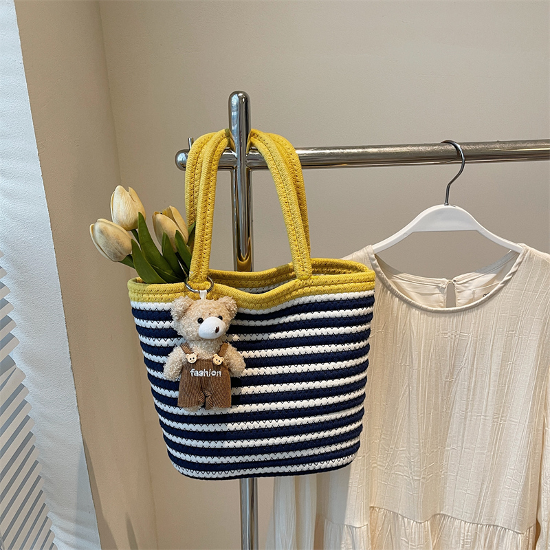 Color-Blocking Striped Woven Shoulder Bag for Women - Versatile Summer 2025 Beach Bucket Bag Color-Blocking Striped Woven Shoulder Bag for Women - Versatile Summer 2025 Beach Bucket Bag