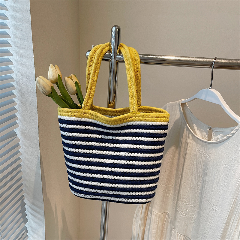 Color-Blocking Striped Woven Shoulder Bag for Women - Versatile Summer 2025 Beach Bucket Bag Color-Blocking Striped Woven Shoulder Bag for Women - Versatile Summer 2025 Beach Bucket Bag