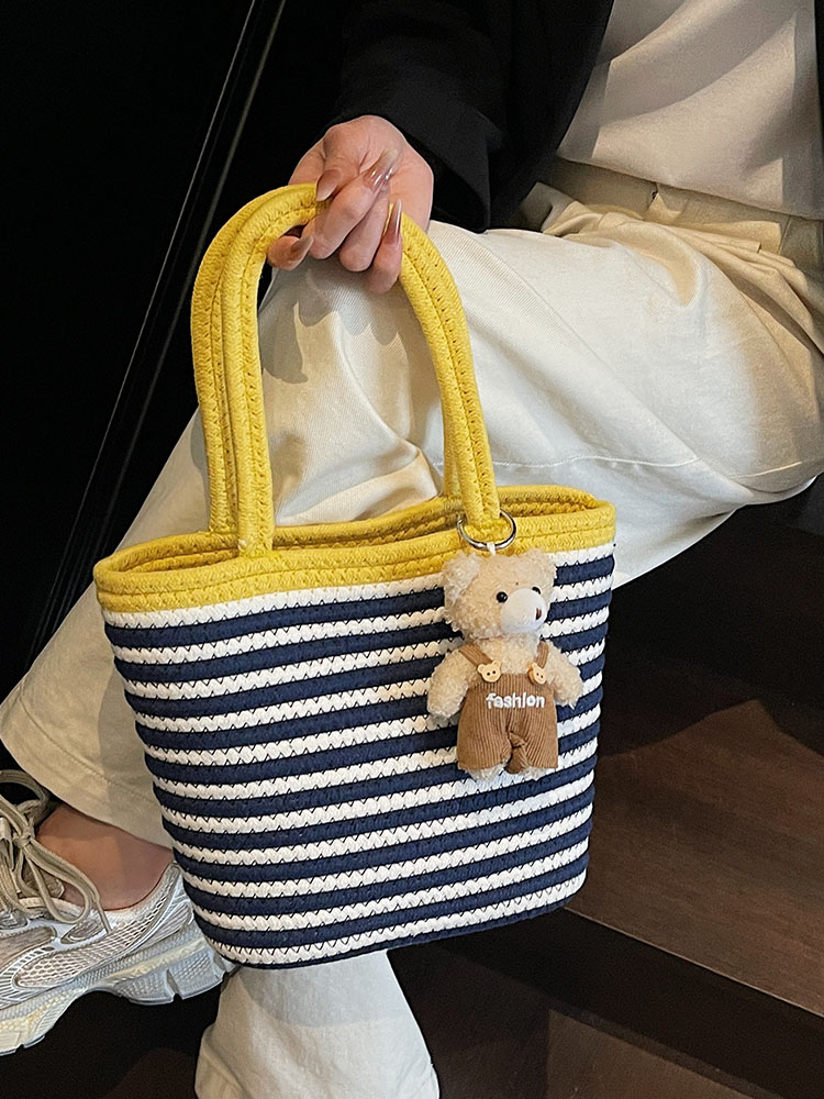 Color-Blocking Striped Woven Shoulder Bag for Women - Versatile Summer 2025 Beach Bucket Bag Color-Blocking Striped Woven Shoulder Bag for Women - Versatile Summer 2025 Beach Bucket Bag