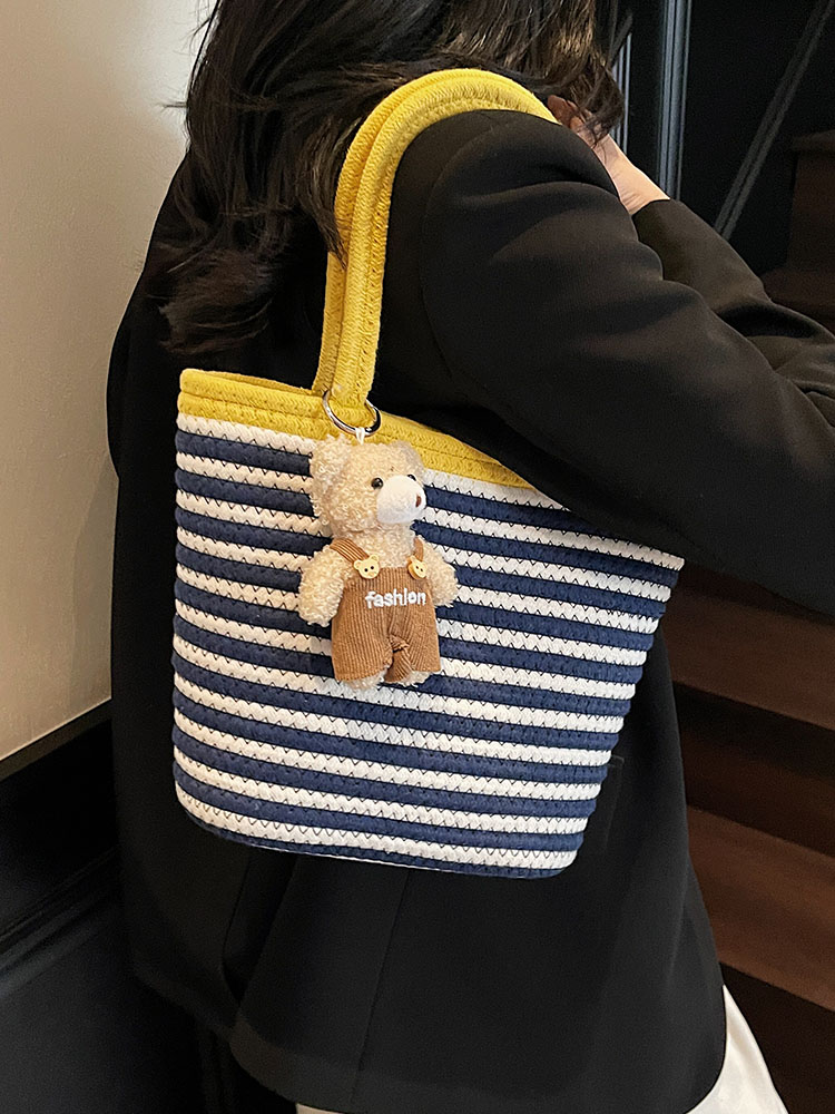 Color-Blocking Striped Woven Shoulder Bag for Women - Versatile Summer 2025 Beach Bucket Bag Color-Blocking Striped Woven Shoulder Bag for Women - Versatile Summer 2025 Beach Bucket Bag