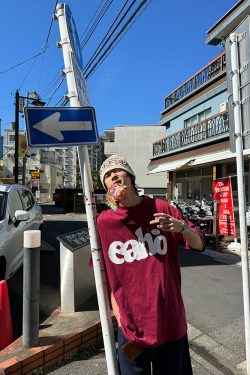 Colorful English Short Sleeve T-Shirt for Men and Women, Round Neck, Regular Fit, Couple's Hip-Hop Style, Trendy Urban Fashion Top