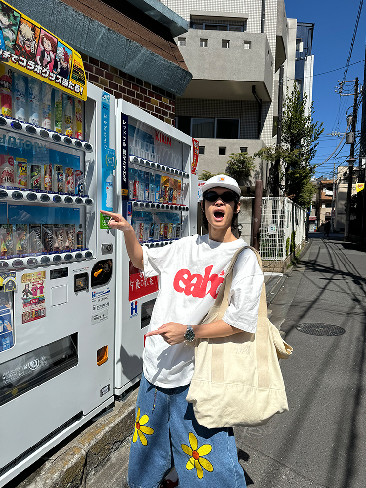 Colorful English Short Sleeve T-Shirt for Men and Women, Round Neck, Regular Fit, Couple's Hip-Hop Style, Trendy Urban Fashion Top Colorful English Short Sleeve T-Shirt for Men and Women, Round Neck, Regular Fit, Couple's Hip-Hop Style, Trendy Urban Fashion Top