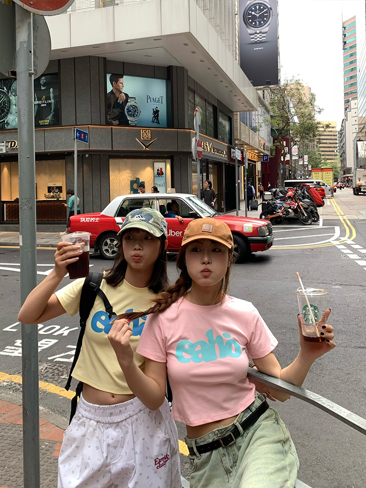 Colorful English Short Sleeve T-Shirt for Men and Women, Round Neck, Regular Fit, Couple's Hip-Hop Style, Trendy Urban Fashion Top Colorful English Short Sleeve T-Shirt for Men and Women, Round Neck, Regular Fit, Couple's Hip-Hop Style, Trendy Urban Fashion Top