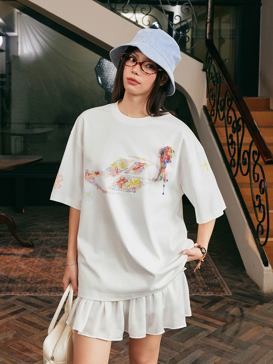 Colorful Floral Graffiti Crayon-Painted Short Sleeve T-Shirt for Kids with Bow Detail - Quirky and Fun Design Colorful Floral Graffiti Crayon-Painted Short Sleeve T-Shirt for Kids with Bow Detail - Quirky and Fun Design