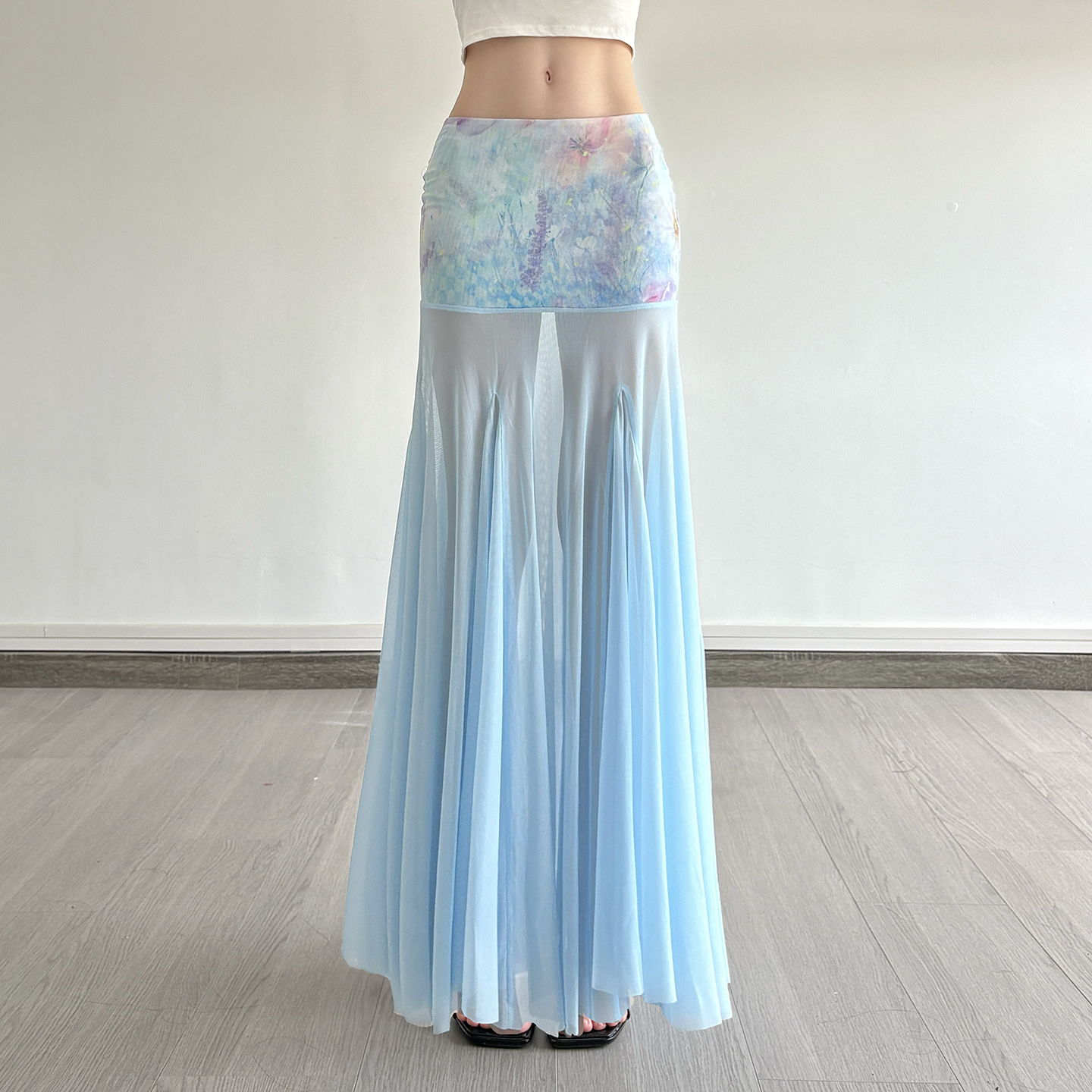 Colorful Gradient Mesh Half Skirt - Versatile Slim Fit Summer Skirt in Oil Painting Style - Trendy and Sexy Fashion Piece Colorful Gradient Mesh Half Skirt - Versatile Slim Fit Summer Skirt in Oil Painting Style - Trendy and Sexy Fashion Piece