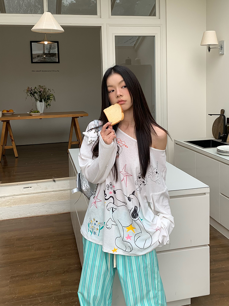 Colorful Printed Off-Shoulder Long Sleeve T-Shirt for Women | Casual Loose Fit Sun Protection Top for Spring & Summer Fashion Colorful Printed Off-Shoulder Long Sleeve T-Shirt for Women | Casual Loose Fit Sun Protection Top for Spring & Summer Fashion