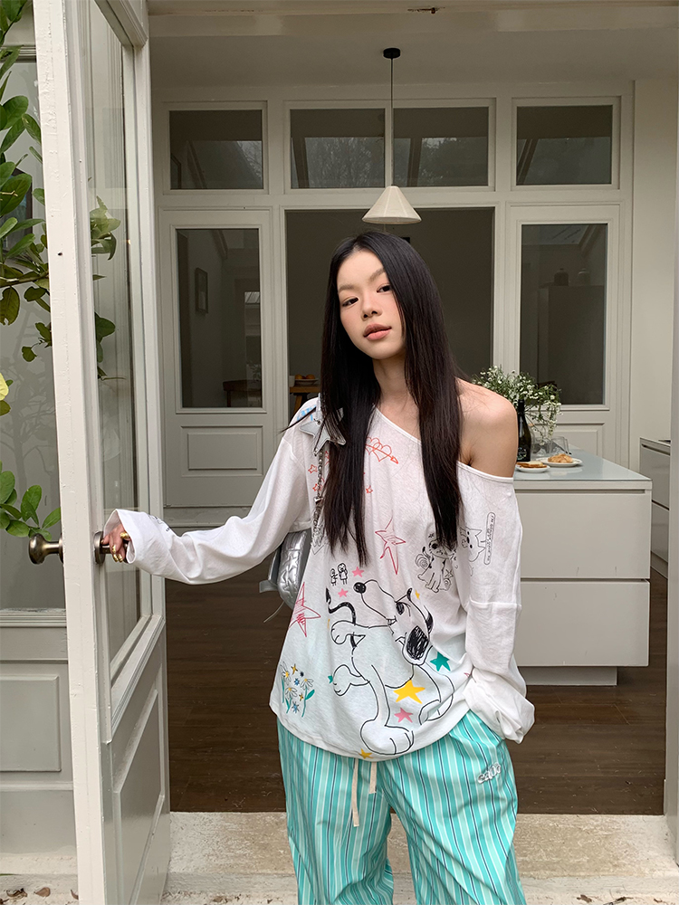 Colorful Printed Off-Shoulder Long Sleeve T-Shirt for Women | Casual Loose Fit Sun Protection Top for Spring & Summer Fashion Colorful Printed Off-Shoulder Long Sleeve T-Shirt for Women | Casual Loose Fit Sun Protection Top for Spring & Summer Fashion