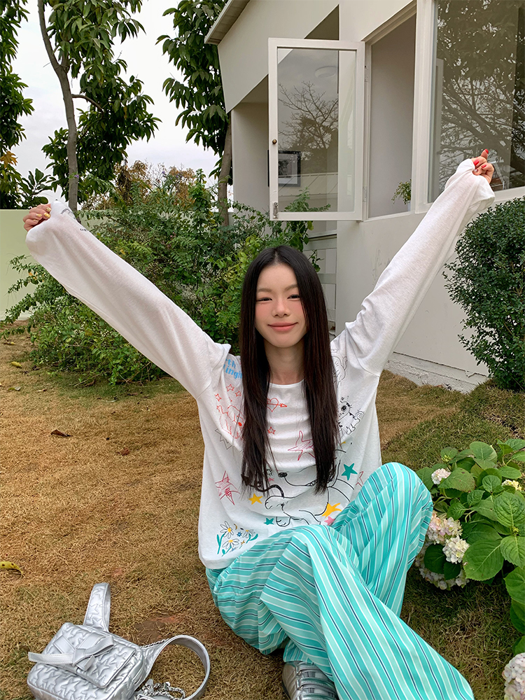 Colorful Printed Off-Shoulder Long Sleeve T-Shirt for Women | Casual Loose Fit Sun Protection Top for Spring & Summer Fashion Colorful Printed Off-Shoulder Long Sleeve T-Shirt for Women | Casual Loose Fit Sun Protection Top for Spring & Summer Fashion