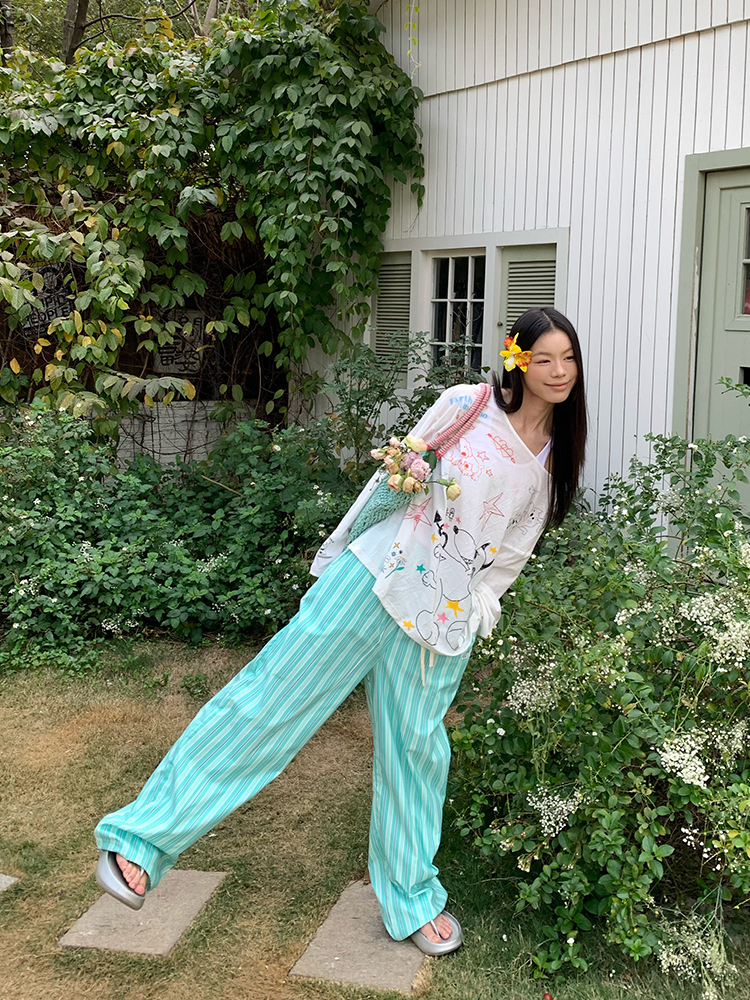 Colorful Printed Off-Shoulder Long Sleeve T-Shirt for Women | Casual Loose Fit Sun Protection Top for Spring & Summer Fashion Colorful Printed Off-Shoulder Long Sleeve T-Shirt for Women | Casual Loose Fit Sun Protection Top for Spring & Summer Fashion