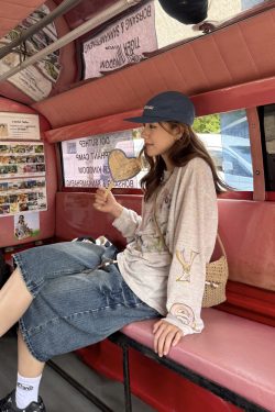 Colorful Yarn Sun Protection Long Sleeve T-Shirt for Men & Women - Summer Loose Fit Casual Top, American Style, Lightweight