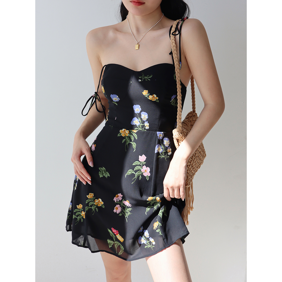 Country Floral Vintage Waist-Tie Spaghetti Strap Dress for Girls - A-Line Short Skirt, American Style Vacation Outfit Country Floral Vintage Waist-Tie Spaghetti Strap Dress for Girls - A-Line Short Skirt, American Style Vacation Outfit