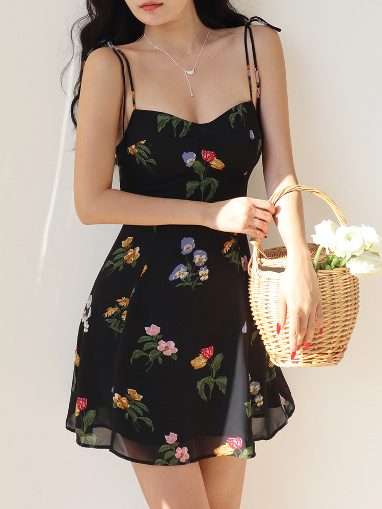 Country Floral Vintage Waist-Tie Spaghetti Strap Dress for Girls - A-Line Short Skirt, American Style Vacation Outfit Country Floral Vintage Waist-Tie Spaghetti Strap Dress for Girls - A-Line Short Skirt, American Style Vacation Outfit