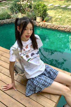 Custom Cartoon Letter Print Round Neck T-Shirt for Men and Women, Loose Casual Short Sleeve Top, Versatile Streetwear Style