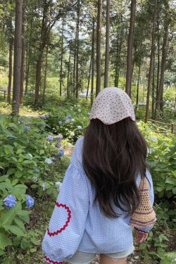 Custom Checkered Lantern Sleeve Vacation Shirt with Heart Pocket - Australian Style, Trendy Strap Design for Summer Fashion