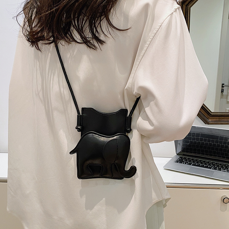 Cute Elephant Mini Crossbody Bag for Kids - Trendy Summer 2025 Accessory, Perfect for Walks and Phone Storage Cute Elephant Mini Crossbody Bag for Kids - Trendy Summer 2025 Accessory, Perfect for Walks and Phone Storage