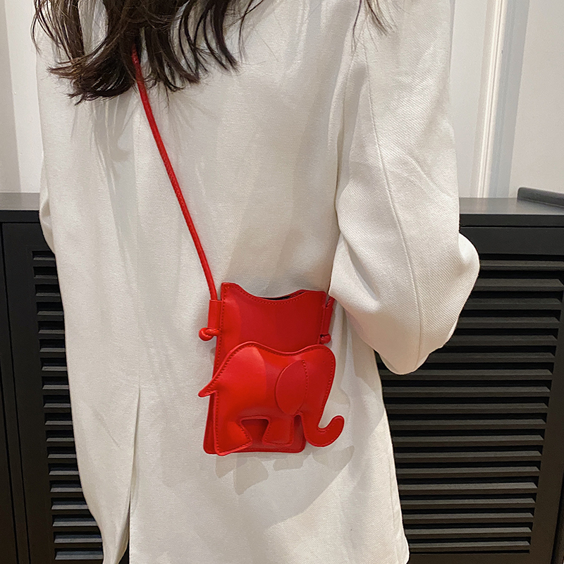 Cute Elephant Mini Crossbody Bag for Kids - Trendy Summer 2025 Accessory, Perfect for Walks and Phone Storage Cute Elephant Mini Crossbody Bag for Kids - Trendy Summer 2025 Accessory, Perfect for Walks and Phone Storage