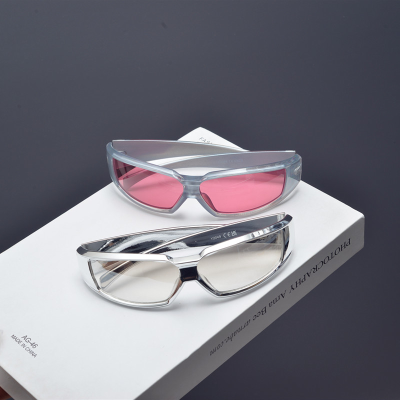 Cyberpunk Futuristic Tech-Style Sunglasses for Men and Women, Retro Millennial Streetwear Cycling Eyewear Cyberpunk Futuristic Tech-Style Sunglasses for Men and Women, Retro Millennial Streetwear Cycling Eyewear