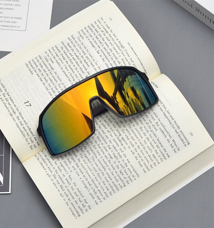 Cyberpunk Oversized Colorful Sunglasses for Men and Women - Trendy Futuristic Style for Skiing, Cycling, and Outdoor Activities Cyberpunk Oversized Colorful Sunglasses for Men and Women - Trendy Futuristic Style for Skiing, Cycling, and Outdoor Activities