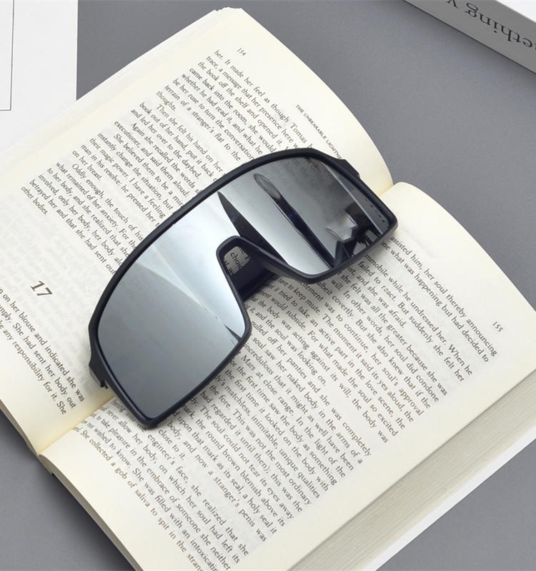 Cyberpunk Oversized Colorful Sunglasses for Men and Women - Trendy Futuristic Style for Skiing, Cycling, and Outdoor Activities Cyberpunk Oversized Colorful Sunglasses for Men and Women - Trendy Futuristic Style for Skiing, Cycling, and Outdoor Activities