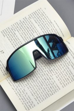 Cyberpunk Oversized Colorful Sunglasses for Men and Women - Trendy Futuristic Style for Skiing, Cycling, and Outdoor Activities