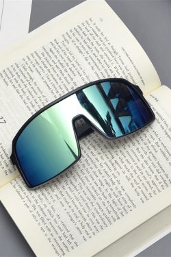 Cyberpunk Oversized Colorful Sunglasses for Men and Women - Trendy Futuristic Style for Skiing, Cycling, and Outdoor Activities