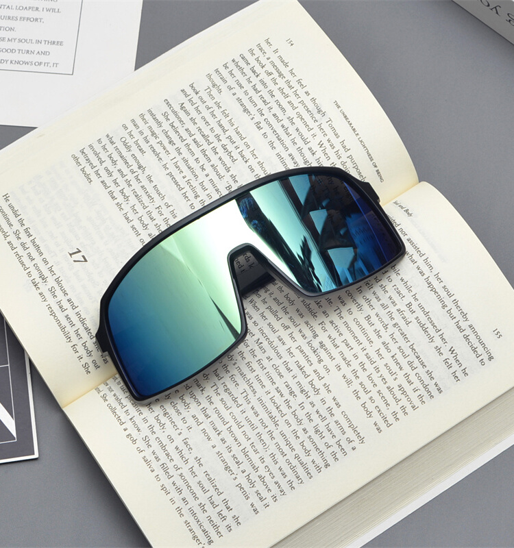 Cyberpunk Oversized Colorful Sunglasses for Men and Women - Trendy Futuristic Style for Skiing, Cycling, and Outdoor Activities Cyberpunk Oversized Colorful Sunglasses for Men and Women - Trendy Futuristic Style for Skiing, Cycling, and Outdoor Activities