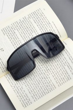 Cyberpunk Oversized Colorful Sunglasses for Men and Women - Trendy Futuristic Style for Skiing, Cycling, and Outdoor Activities