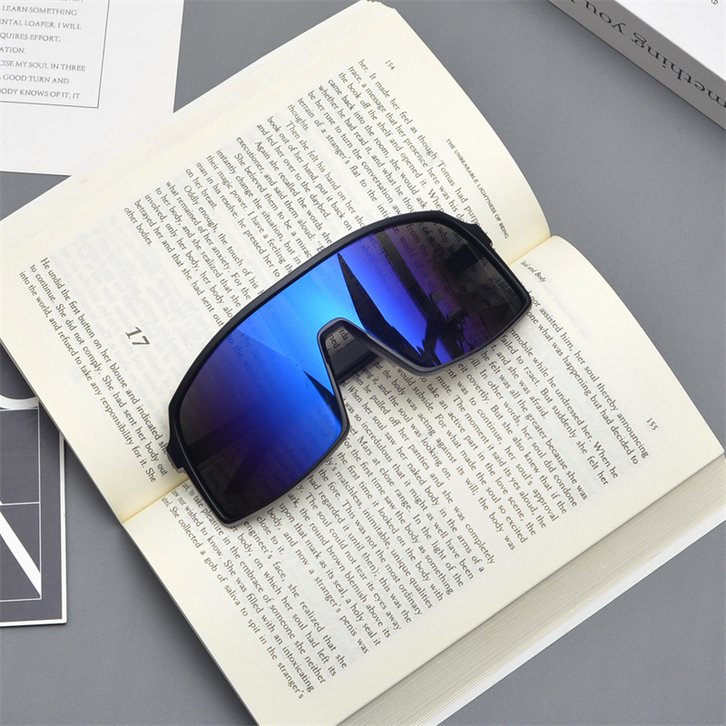 Cyberpunk Oversized Colorful Sunglasses for Men and Women - Trendy Futuristic Style for Skiing, Cycling, and Outdoor Activities Cyberpunk Oversized Colorful Sunglasses for Men and Women - Trendy Futuristic Style for Skiing, Cycling, and Outdoor Activities