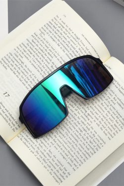 Cyberpunk Oversized Colorful Sunglasses for Men and Women - Trendy Futuristic Style for Skiing, Cycling, and Outdoor Activities