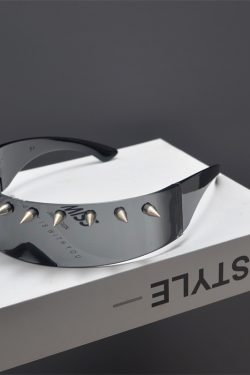 Cyberpunk Rectangular One-Piece Sunglasses for Men and Women, Trendy Metal Rivets, Windproof Exaggerated Cycling Shades